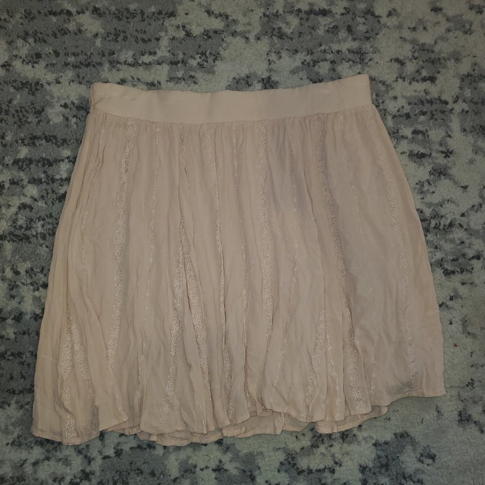 Torrid Peach Embroidered Elastic A-Line Skirt || sz 2 - Picture 5 of 14